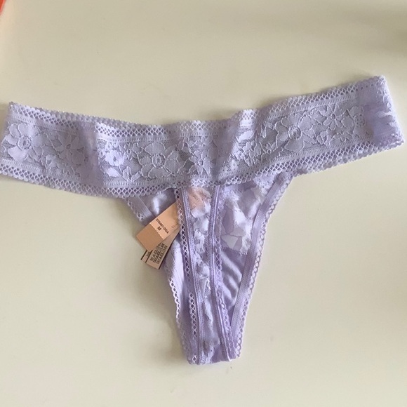 NWT VICTORIA’S SECRET LAVENDER THONG PANTIES W/STAR DETAIL - Picture 4 of 4